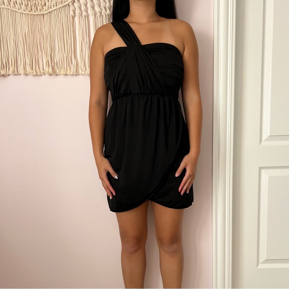 One-Shoulder Ruched Black Mini Dress🖤